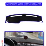 Mercedes W210 1995-2002 E200 Modellere Özel Torpido Koruma Halısı - Mavi Kenar